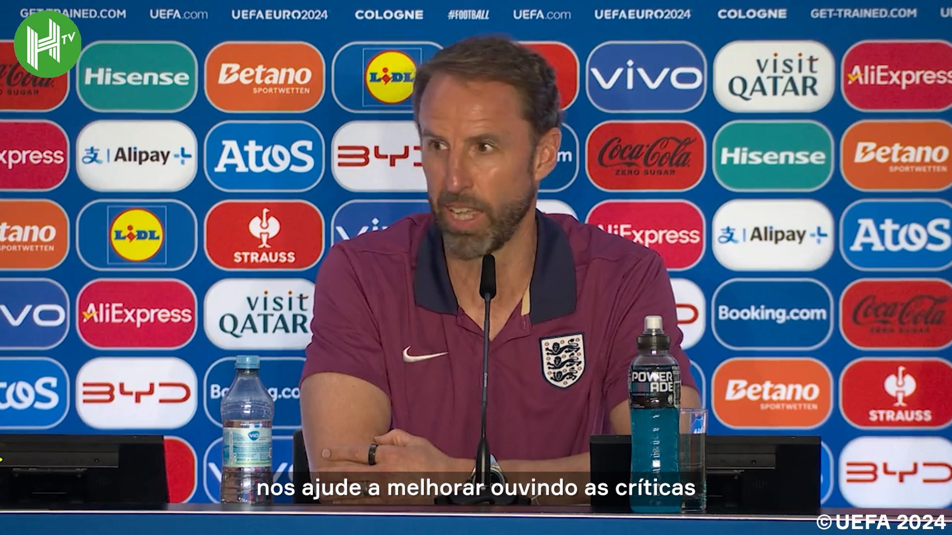 Southgate completa 100 jogos no comanda da Inglaterra sob desconfiança