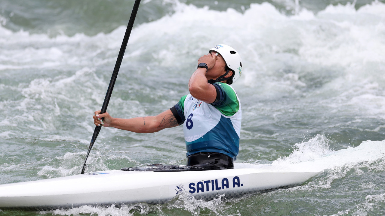 Ana Sátila piora desempenho na final e fica em 5º no C1 da canoagem slalom