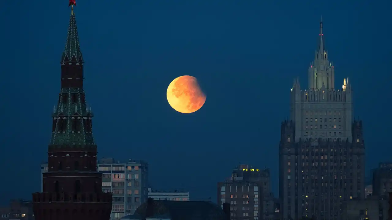 Veja as incríveis imagens da Superlua e do eclipse lunar pelo mundo