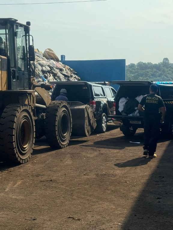 PF incinera mais de duas toneladas de drogas no Amazonas