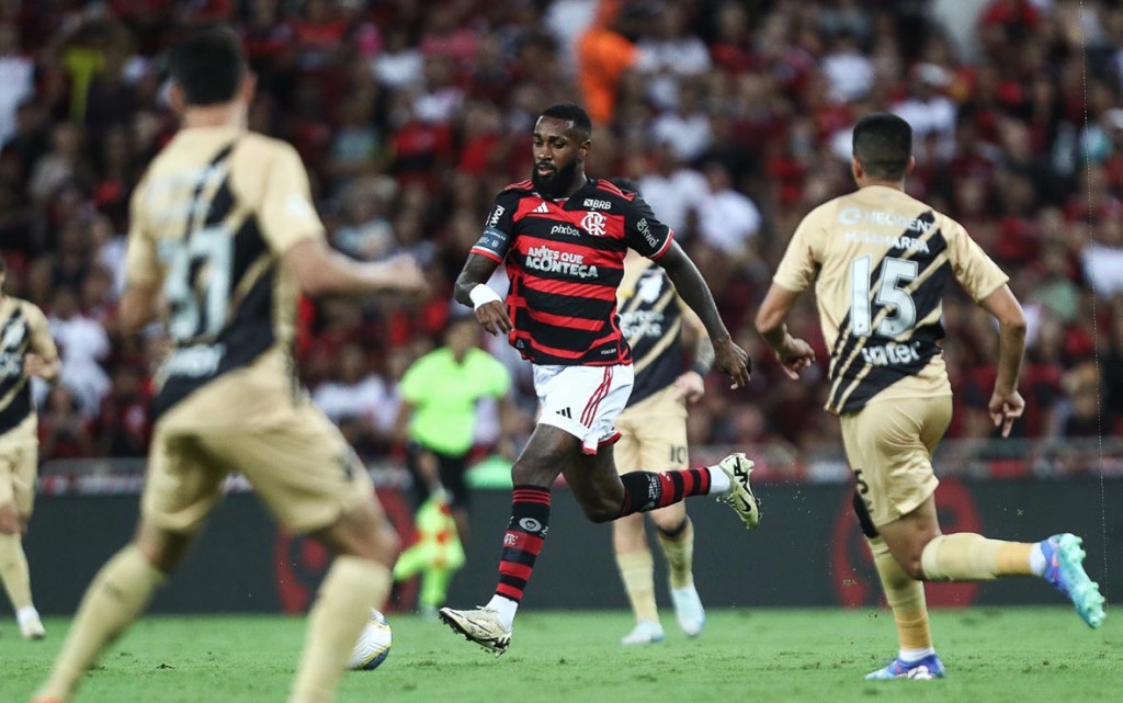 Flamengo “alivia” crise com vitória sobre Athletico-PR no Maracanã