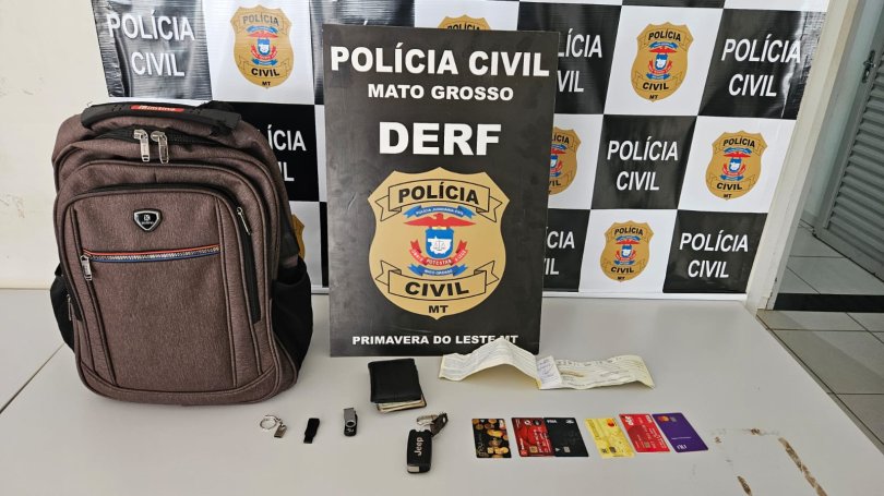 Ladro furta mochila de passageiro em nibus usa cartes em compras