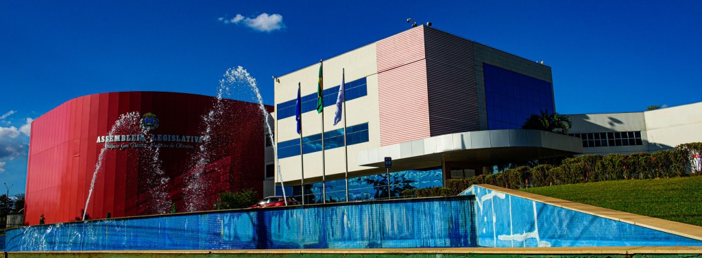 Projeto do Governo de MT que proíbe uso de celular em sala de aula é aprovado na AL