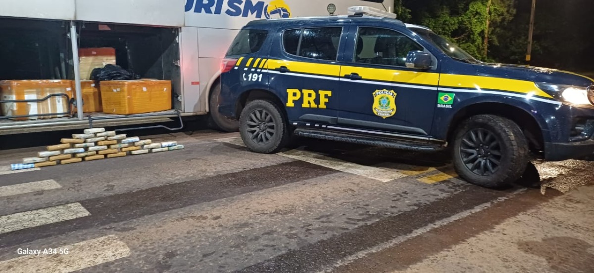 PRF apreende 32 kg de supermaconha em Barra do Garças com 2 suspeitos em ônibus de turismo VEJA VÍDEO