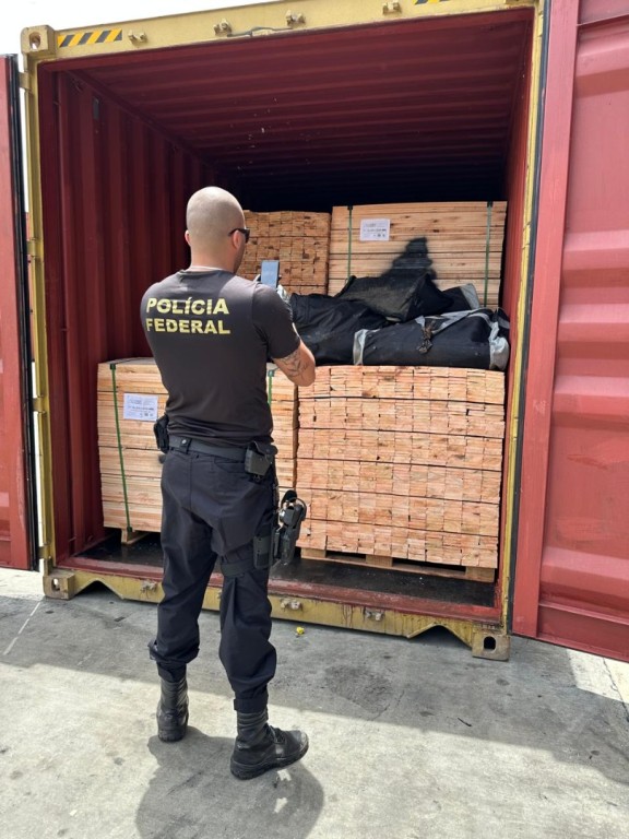 PF apreende drogas no Porto de Paranaguá