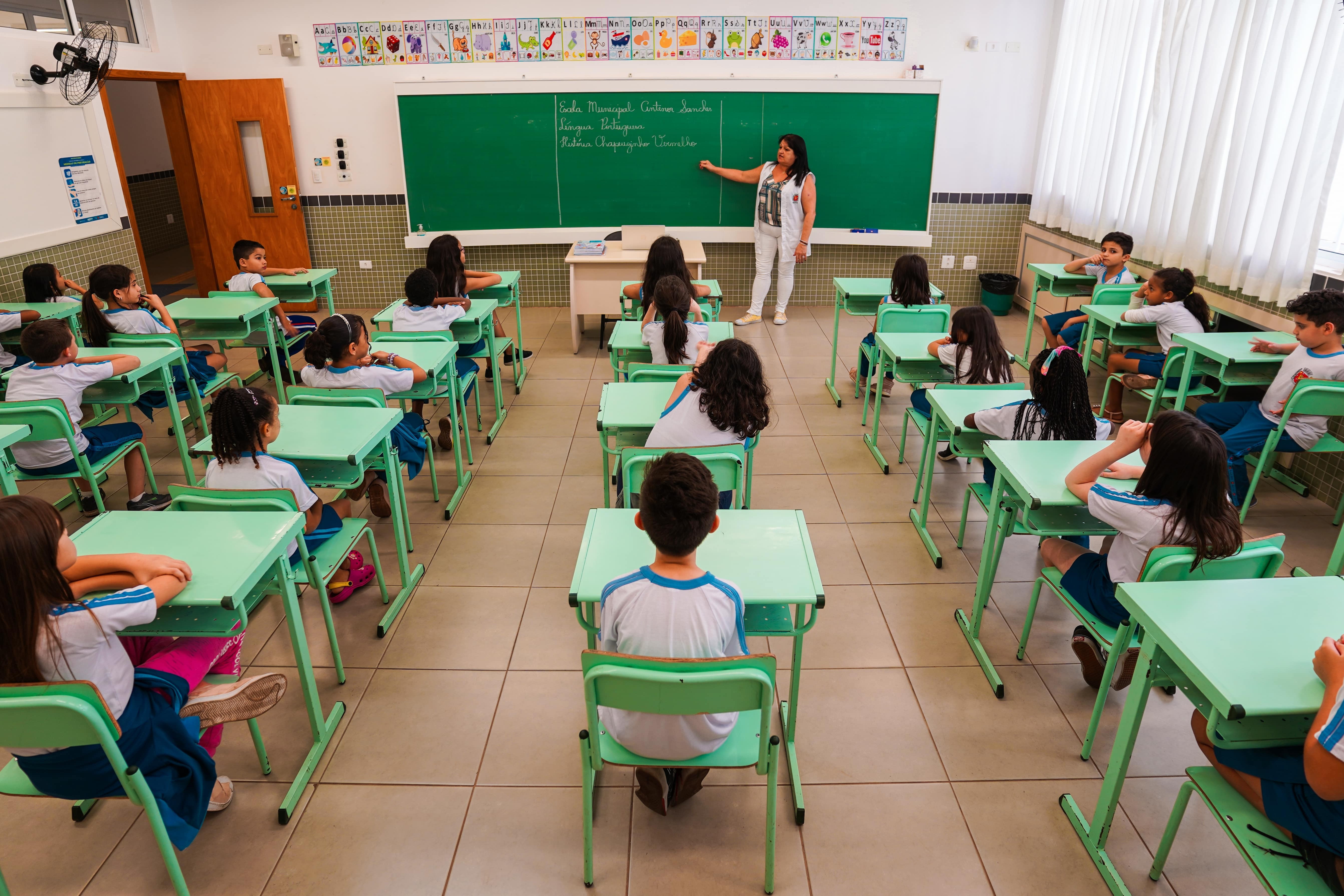 O que esperar do concurso nacional do MEC para professores? Estudo mostra fragilidades dos processos seletivos atuais e aponta direção