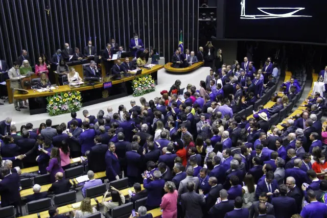 A Ascensão da Bancada Evangélica: História, Contexto e Impactos no Congresso Brasileiro