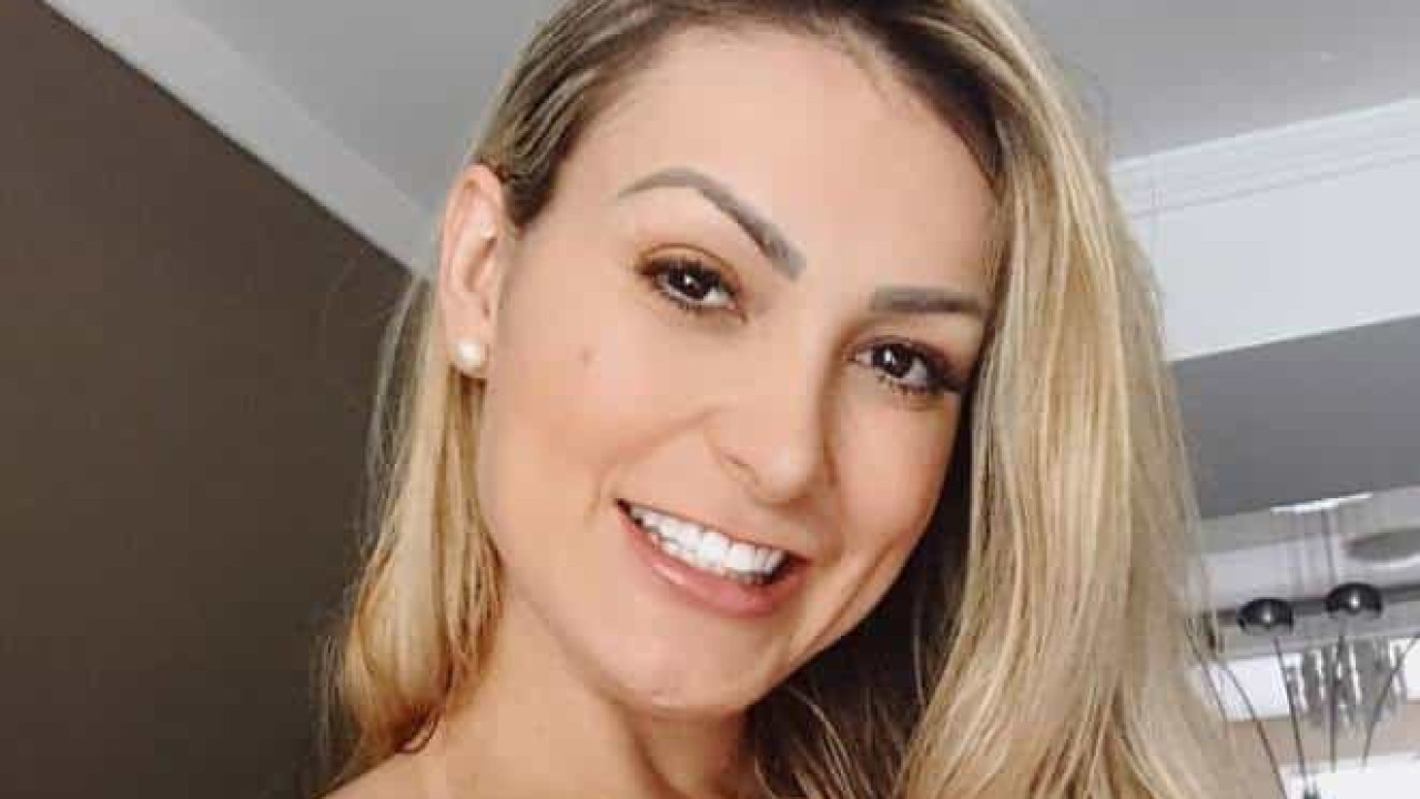 Andressa Urach é investigada por apologia a zoofilia após fala no YouTube