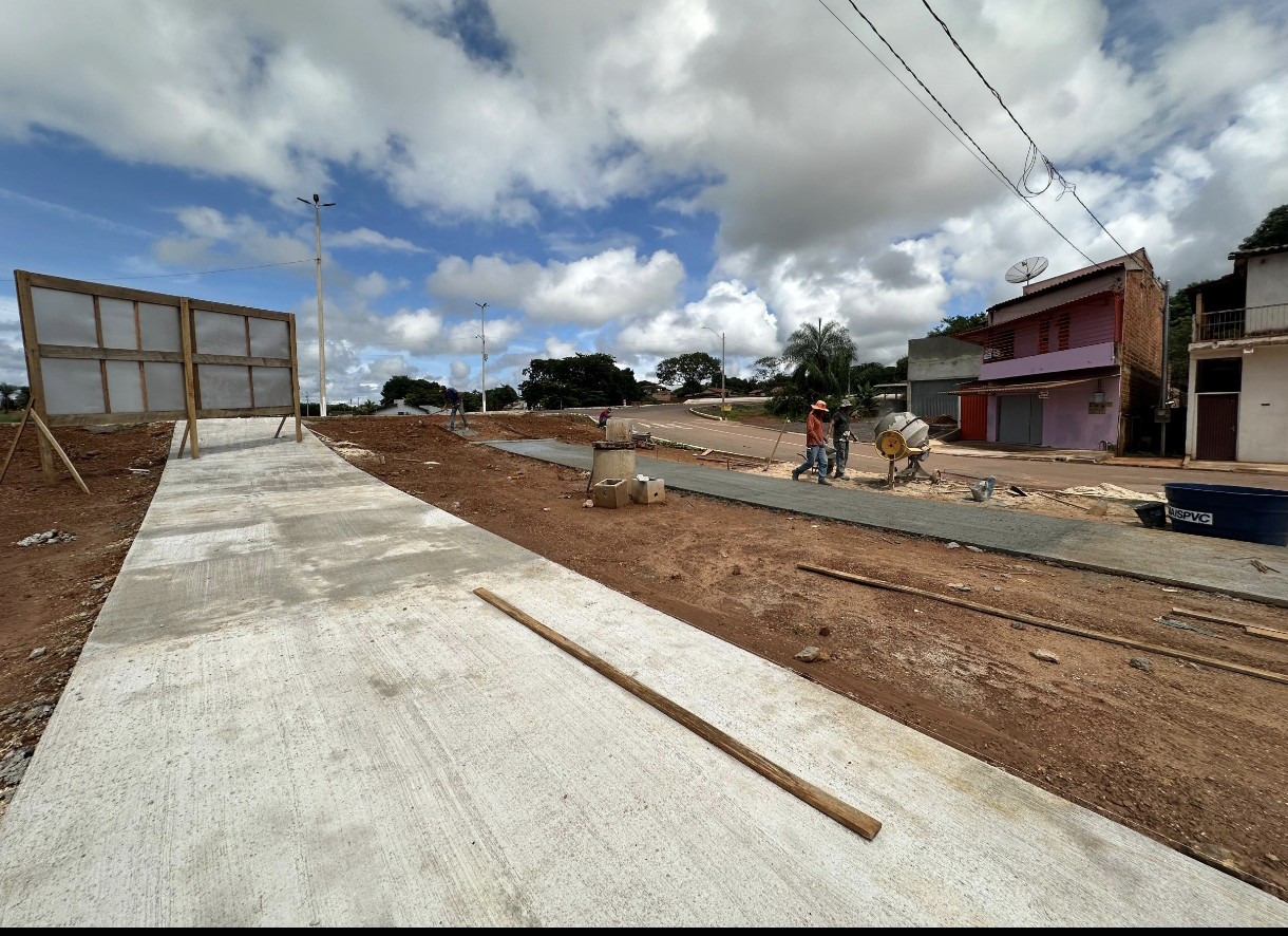 Urbanização da Avenida Amazonas avança com novas etapas em Barra do Garças.