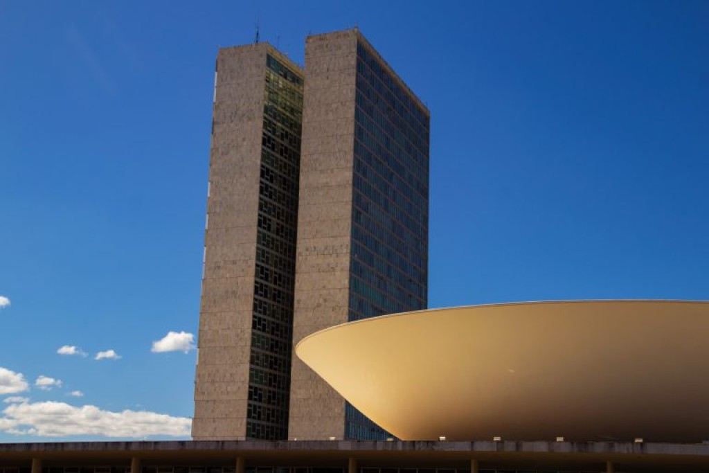 Deputados oficializam candidaturas à Mesa Diretora; eleição ocorre nesta tarde