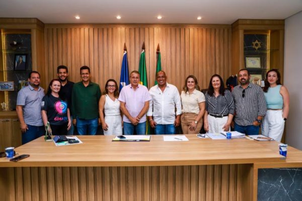 Prefeito recebe deputado Juca do Guaraná e vereador Kássio Coelho de Cuiabá