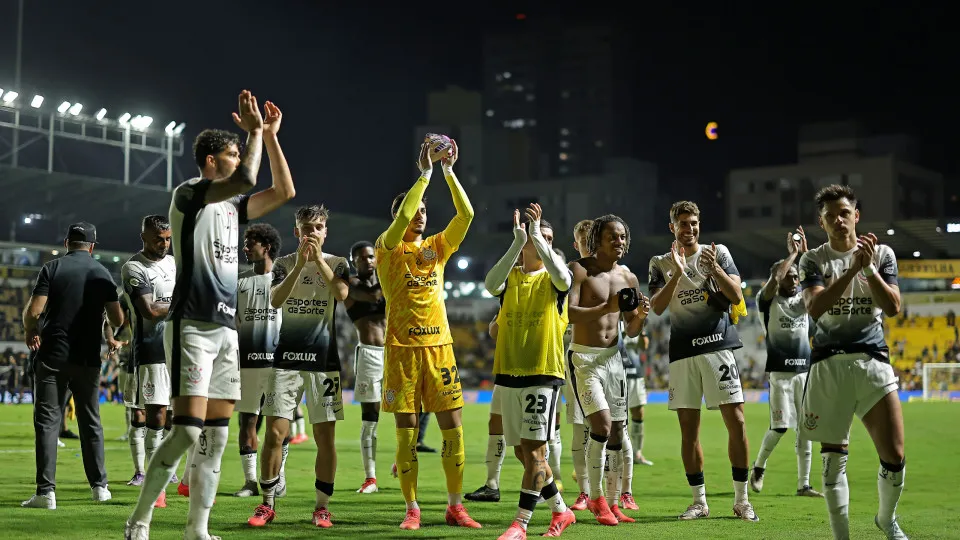 Corinthians busca virada na Libertadores; veja destaques do esporte na TV