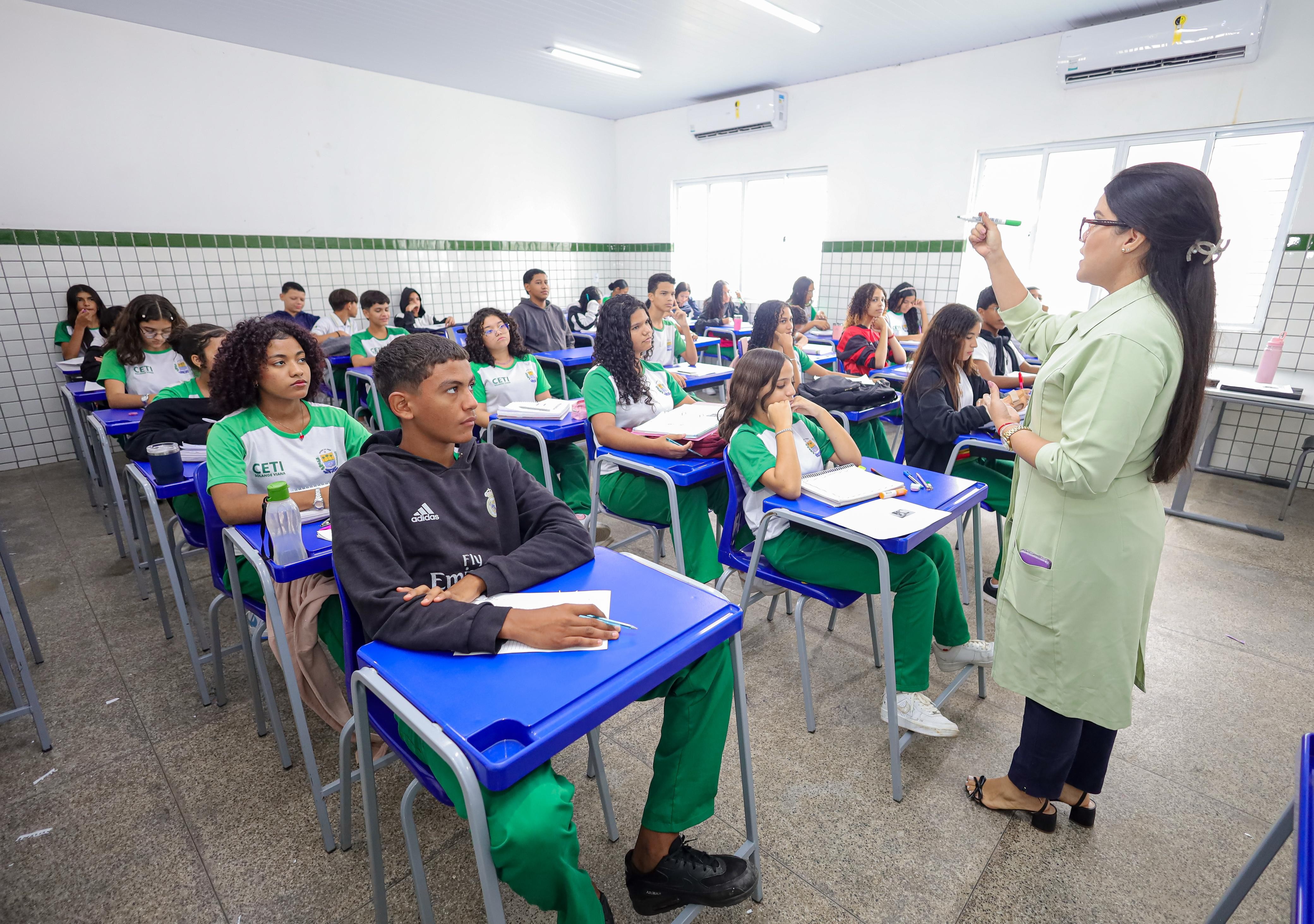 Concurso nacional unificado para professores será em outubro; veja data das inscrições