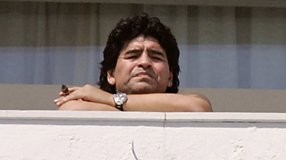 Maradona morreu numa 'pocilga': 'Impossível que o ouvissem', diz advogado