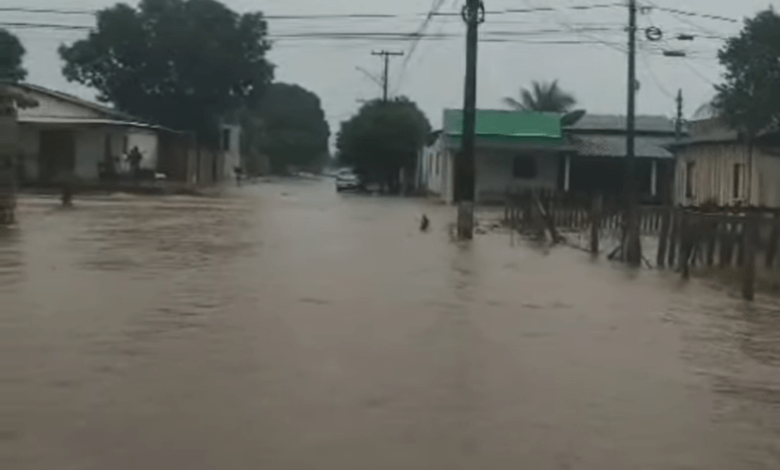 Enchente em Querência causa prejuízos