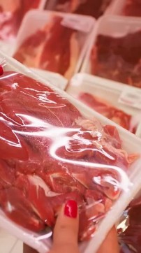 Líquido vermelho que sai da carne não é sangue; Entenda